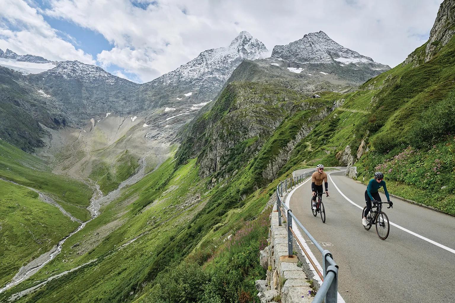 Tour des Alpes Suisses Luxury Edition gallery image 2