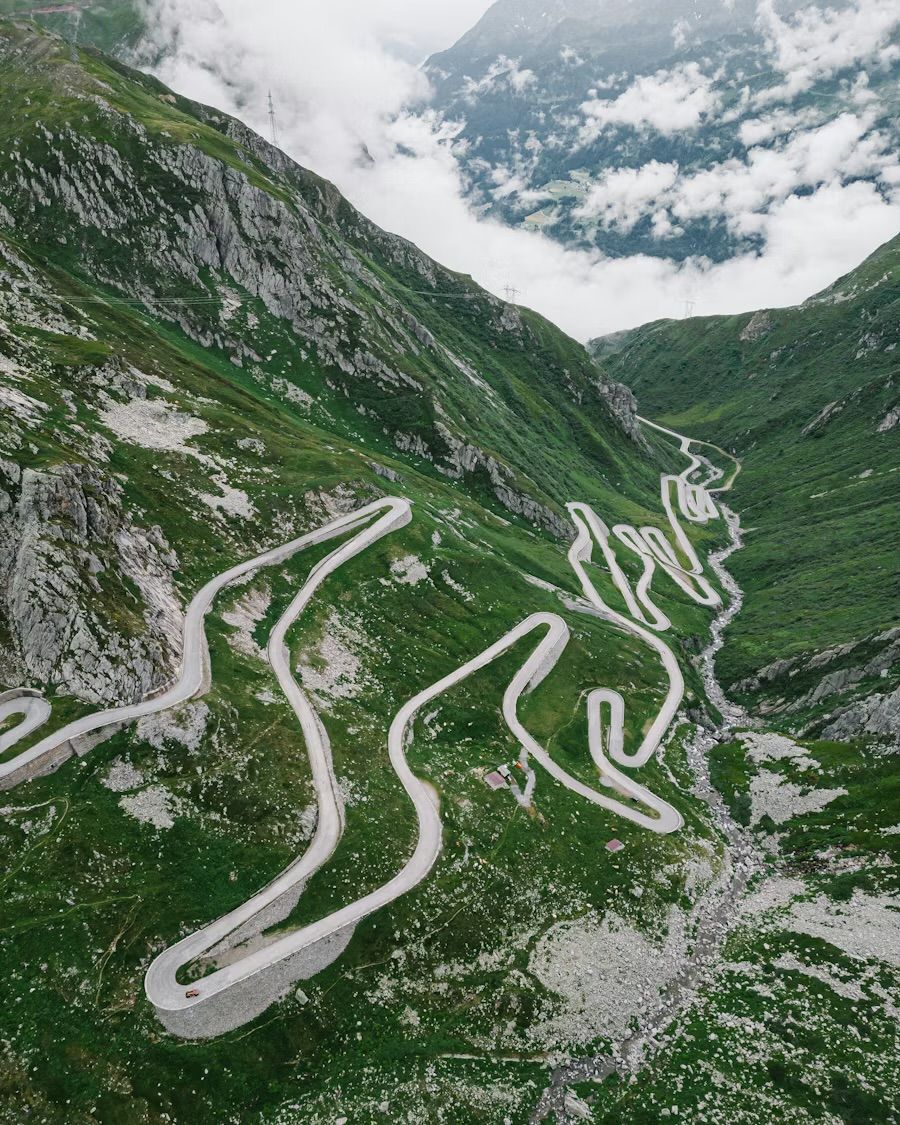 Tour des Alpes Suisses gallery image 3